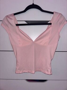 Amazon Women’s Light Pink V-Neck Cap Sleeve Crop Top